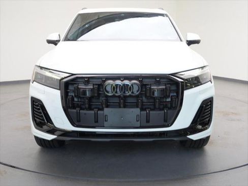 Certified 2025 Audi Q7 2.0T Premium Plus AWD/4WD image 2