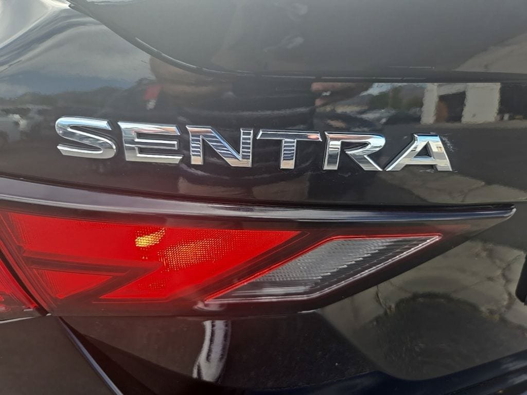 Used 2025 Nissan Sentra SR FWD image 41