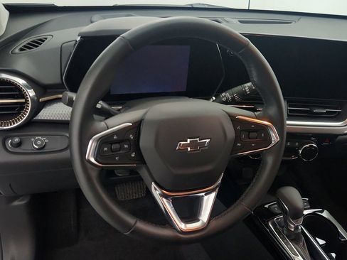 Used 2024 Chevrolet Trax ACTIV w/ Sunroof Package FWD image 18