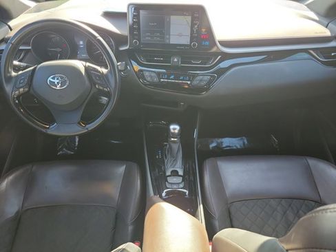 Used 2019 Toyota C-HR Limited image 11