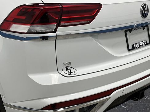 Used 2022 Volkswagen Atlas Cross Sport SEL Premium R-Line image 35