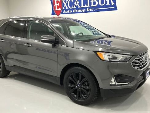 Used 2019 Ford Edge Titanium FWD image 2