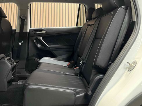 Used 2022 Volkswagen Tiguan SE FWD image 38