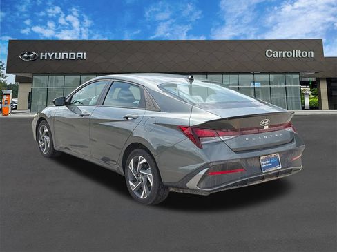 Certified 2025 Hyundai Elantra Sport FWD image 7