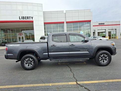 Used 2023 Toyota Tacoma TRD Off-Road w/ TRD Premium Off Road Package AWD/4WD image 7