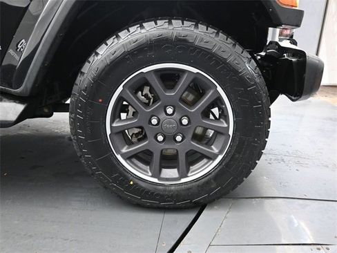 Used 2021 Jeep Gladiator Overland w/ Cold Weather Group image 28