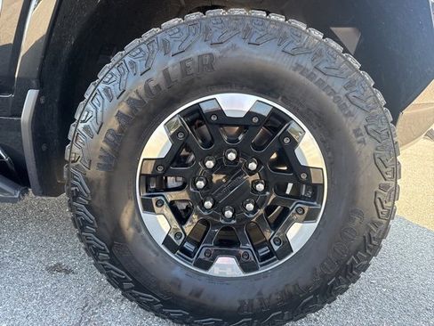 New 2025 GMC Hummer EV 3X w/ Extreme Off-Road Package image 9