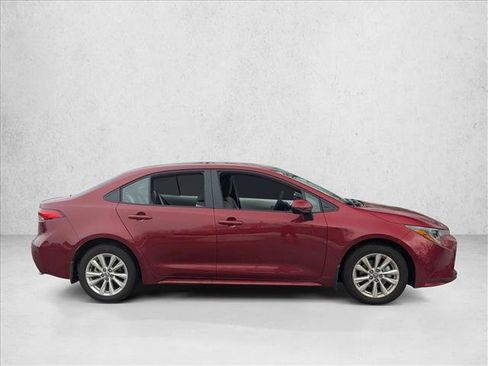 Used 2025 Toyota Corolla LE w/ LE Premium Package image 4