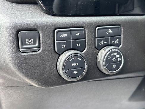 Used 2024 Chevrolet Silverado 1500 RST w/ Z71 Off-Road Package image 37