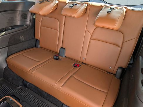 Used 2022 Nissan Pathfinder Platinum w/ Cargo Package image 16