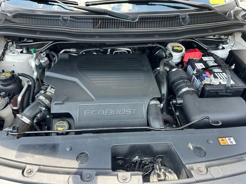 Used 2018 Ford Explorer Platinum AWD/4WD image 41