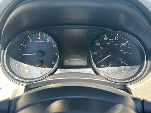 Used 2018 Nissan Rogue Sport SV AWD/4WD image 27