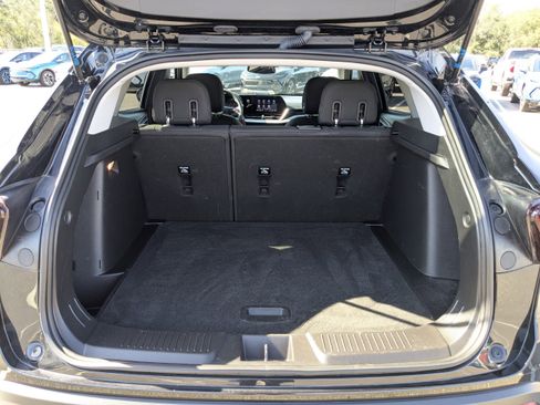 Used 2024 Chevrolet Trax LS w/ LS Convenience Package image 12