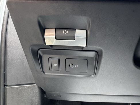 Used 2020 Land Rover Range Rover Evoque SE image 10