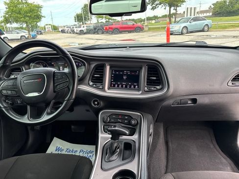 Used 2022 Dodge Challenger GT RWD image 2