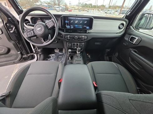 Used 2025 Jeep Gladiator Nighthawk image 27