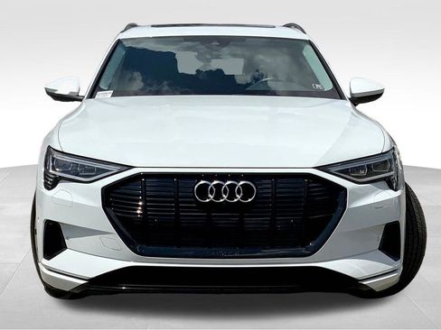 Used 2022 Audi e-tron Premium image 3
