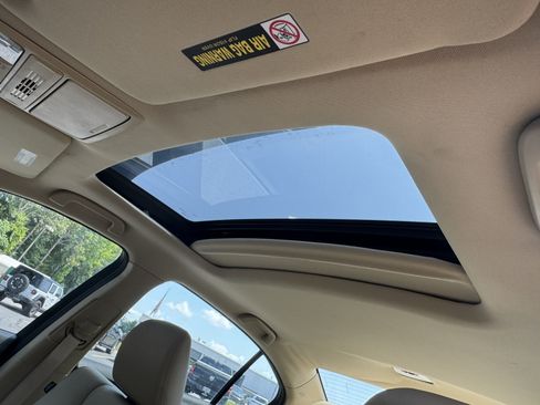 Used 2011 Honda Accord EX-L image 10