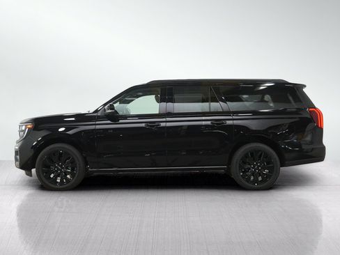 Used 2025 Ford Expedition Max Platinum w/ Stealth Appearance Package AWD/4WD image 3