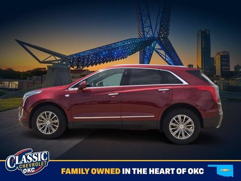 Used 2017 Cadillac XT5 Luxury w/ Driver Awareness Package FWD image 4