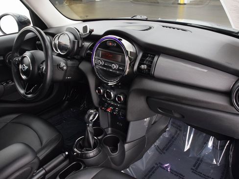 Used 2015 MINI Cooper 4-Door Hardtop image 15