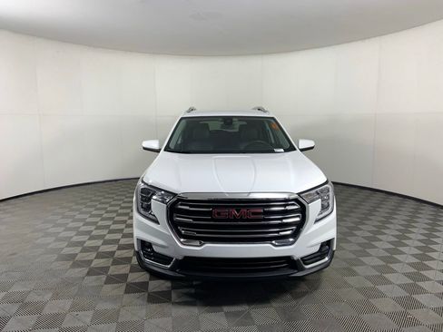 Used 2024 GMC Terrain SLT FWD image 4