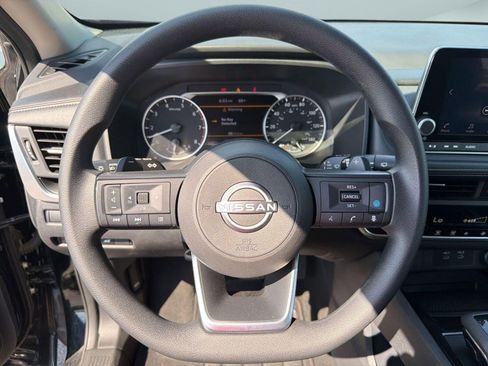 Used 2024 Nissan Rogue SV AWD/4WD image 16