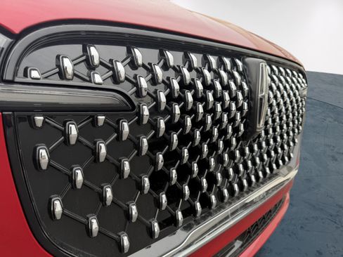 New 2026 Lincoln Aviator Black Label w/ Dynamic Handling Package AWD/4WD image 9