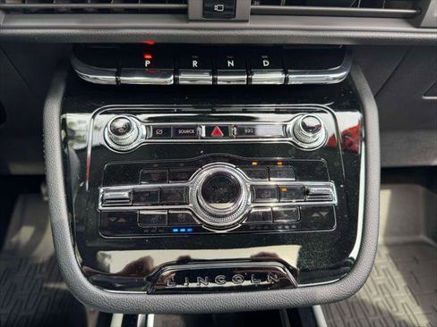 Used 2022 Lincoln Corsair AWD w/ Premium Package image 31
