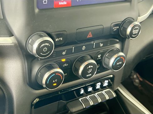 Used 2022 RAM 1500 Big Horn AWD/4WD image 15