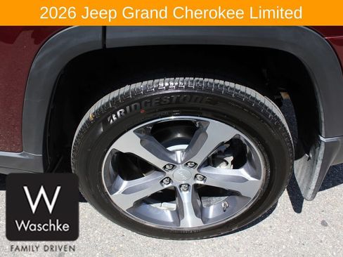 Used 2026 Jeep Grand Cherokee Limited w/ Trailer Tow Package AWD/4WD image 12
