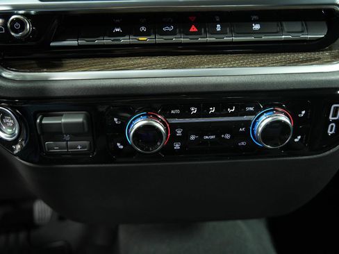 New 2026 GMC Sierra 1500 Elevation image 36