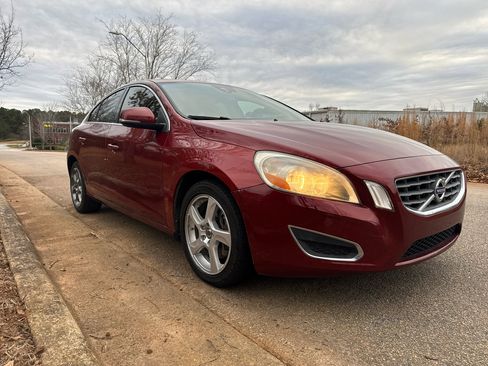 Used 2013 Volvo S60 T5 image 4