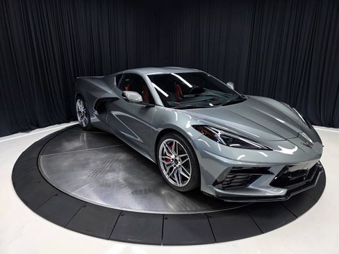 Used 2022 Chevrolet Corvette Stingray Preferred Cpe w/ Z51 Performance Package RWD image 16