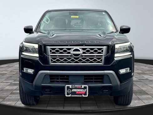 Used 2022 Nissan Frontier SV w/ SV Premium Package AWD/4WD image 3