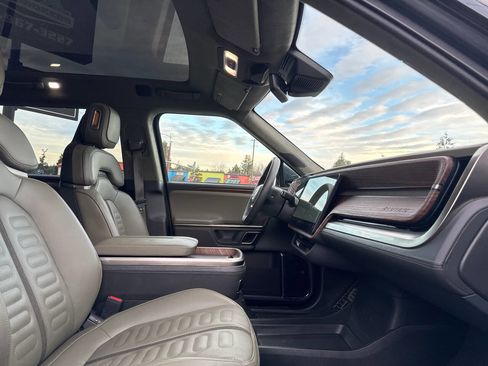Used 2023 Rivian R1S Adventure image 21