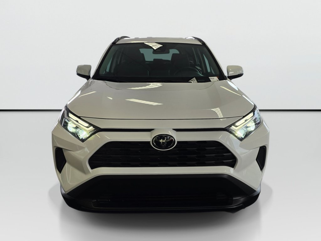 Used 2025 Toyota RAV4 XLE AWD/4WD image 8