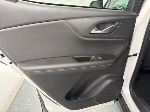 Used 2022 Chevrolet Blazer LT FWD image 17