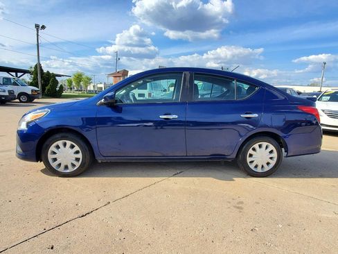 Used 2018 Nissan Versa SV FWD image 5