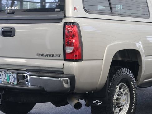 Used 2005 Chevrolet Silverado 2500 LS w/ Heavy-Duty Power Package image 42