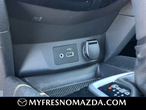 Used 2018 Nissan Rogue SV AWD/4WD image 28