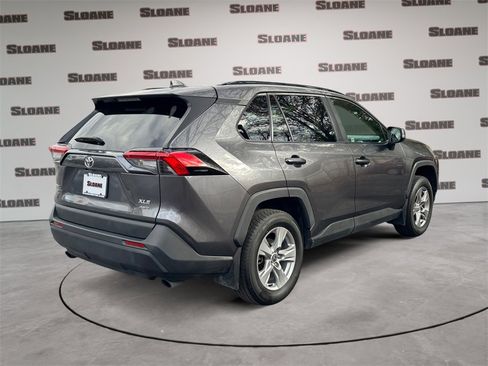 Used 2022 Toyota RAV4 XLE image 5