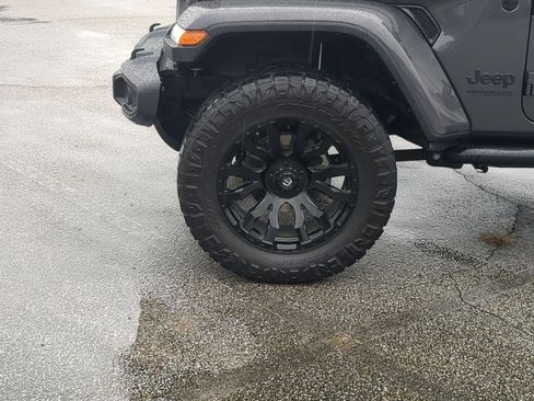 Used 2022 Jeep Wrangler Unlimited Sahara image 10