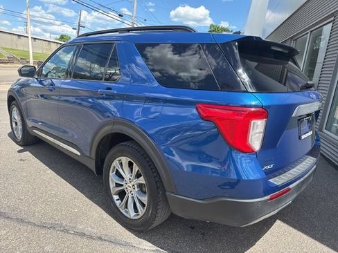 Certified 2022 Ford Explorer XLT w/ Equipment Group 202A AWD/4WD image 8