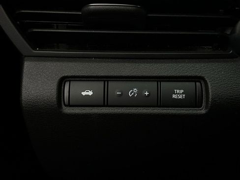 Used 2025 Nissan Altima 2.5 SR image 22