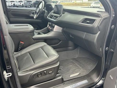 Used 2022 GMC Yukon SLT w/ SLT Premium Package image 22