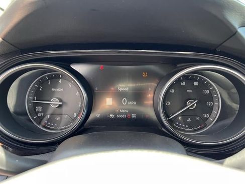 Used 2022 Buick Encore GX Select w/ Advanced Technology Package AWD/4WD image 2