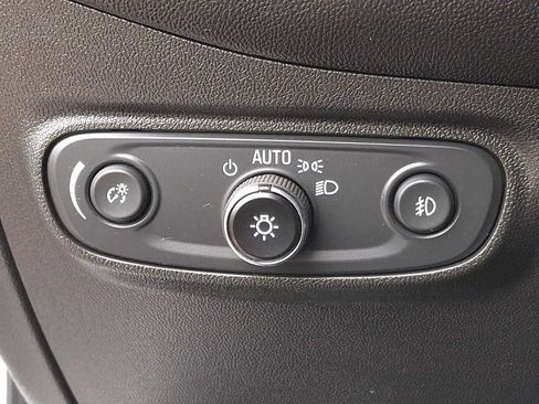 Used 2021 Chevrolet Equinox LT image 24