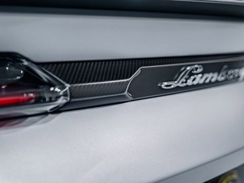 Used 2024 Lamborghini Urus Performante image 41