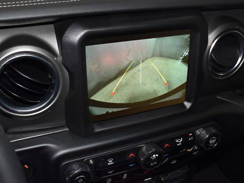 Used 2023 Jeep Wrangler Unlimited Sahara AWD/4WD image 13